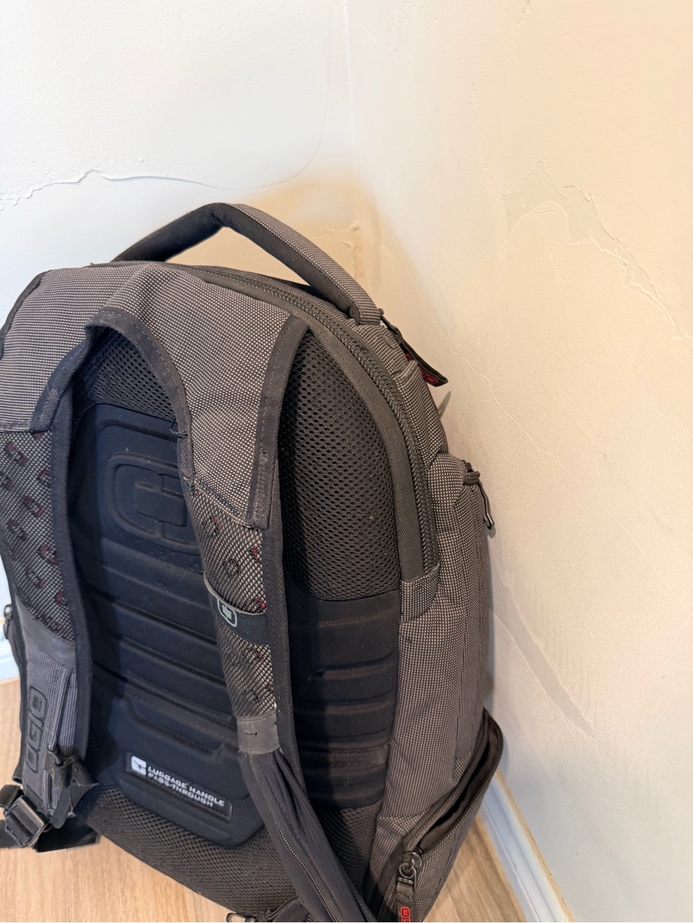 OGIO RENEGADE RSS LAPTOP GREY BACKPACK - Picture 5 of 9